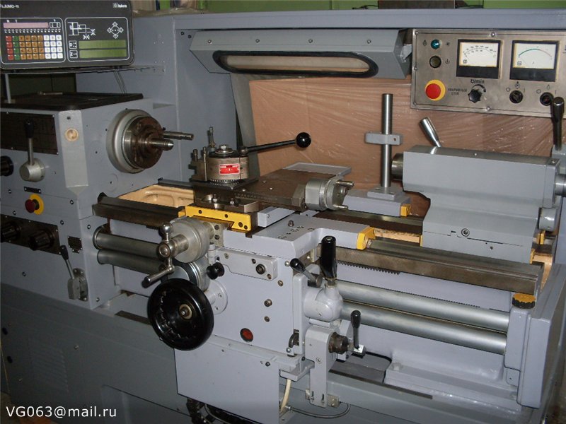 Токарно-винторезный станок 16Д16АФ1