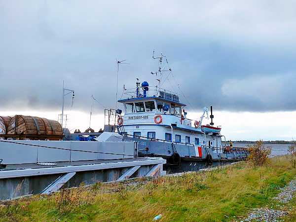 Буксиры-толкачи и баржи-площадки в работу или аренду