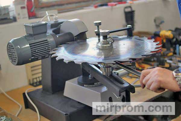 Станок для заточки дисковых пил АЗС 700