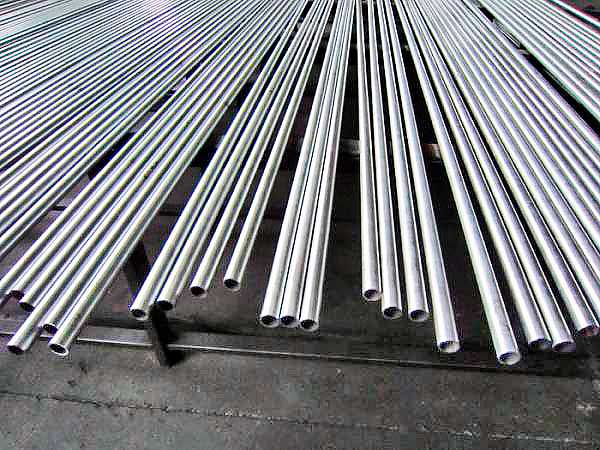 Бесшовные холоднотянутые прецизионные трубы Din 2391 C (EN 10305-4)