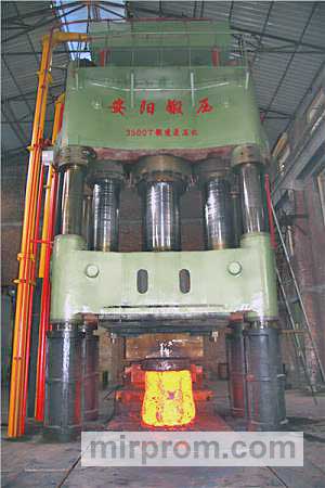 Пневматические ковочные молоты; электро-гидравлические молоты; полно-гидравлические молоты (в т.ч. с ЧПУ); гидравлические ковочные прессы; электрические винтовые прессы; кольце-прокатные станы; кузнечные манипуляторы; прокатные станы для производства