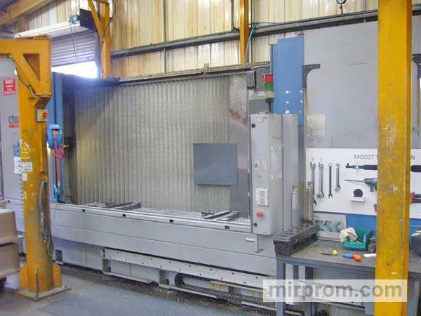 Предлагаем 4- осевой Универсально-Фрезерный станок CHIRON Mill 3000 High Speed Год выпуска - 2006 года, ЧПУ Siemens, Рабочий диапазон хода осей x-3000mm Y-630mm Z550mm, стол 3600mm x 710mm, Шпиндель -12000 оборотов, электронный маховичек, стружк