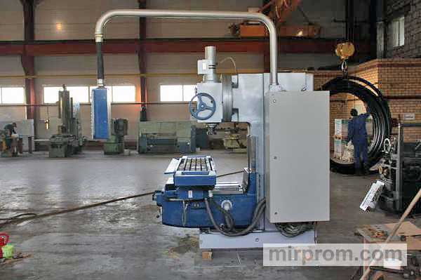 Станок вертикально-фрезерный FSS-400