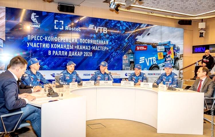 НАПЕРЕГОНКИ С ВЕТРОМ – ГОНЩИКИ ВЫХОДЯТ НА ДАКАР-2020