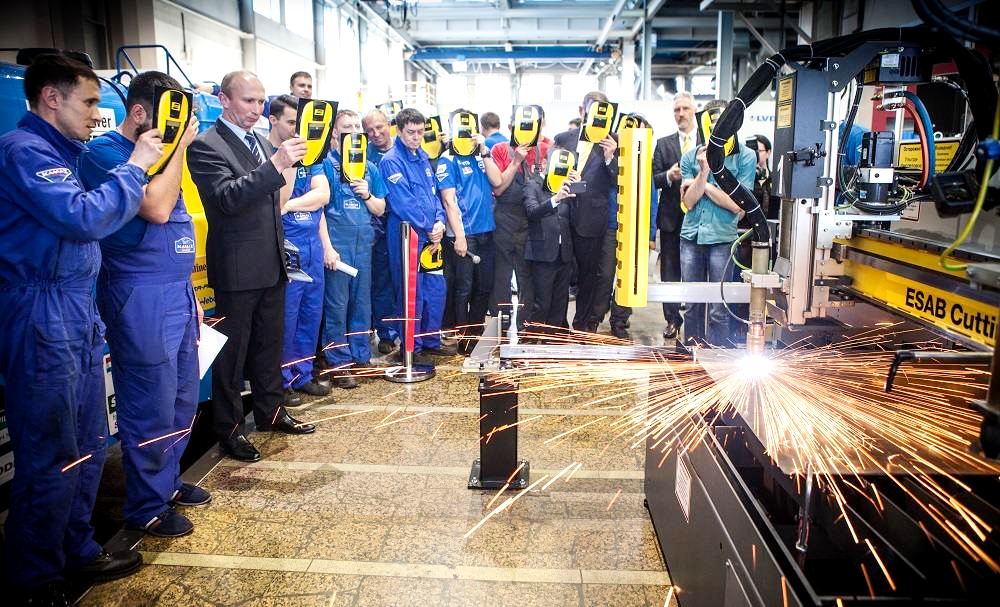 Надежная машина резки ESAB SGX для чемпионов ралли «Дакар»