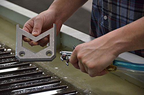 Процесс трехмерной резки на станке Flow Mach 4