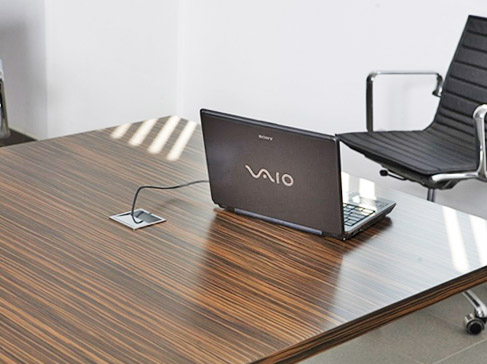 фото стола директора