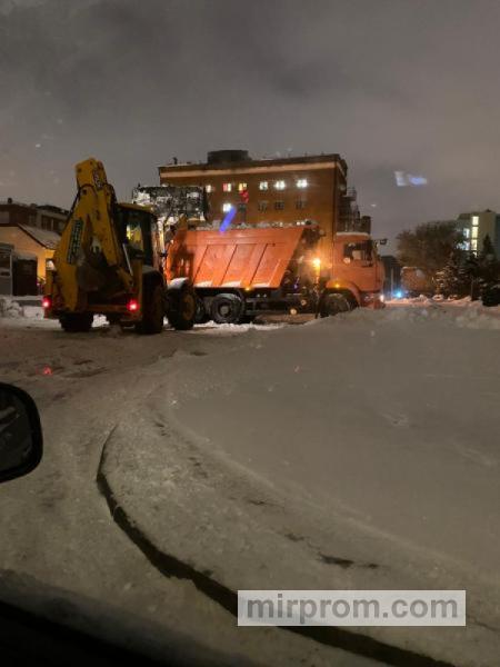 Экскаватор-погрузчик КаМаз 6520 в аренду