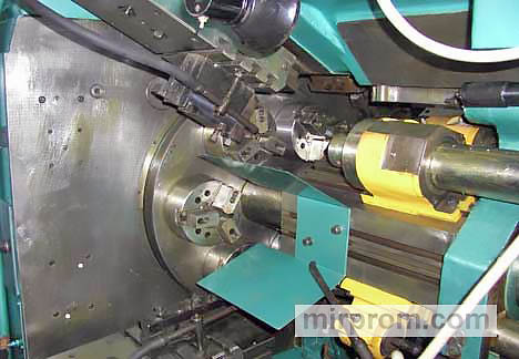 Автомат токарный восьмишпиндельный горизонтальный прутковый 1Б240-8К