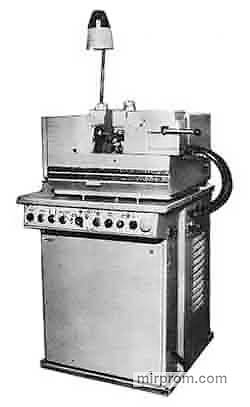 Станок широкоуниверсальный фрезерный с ЧПУ