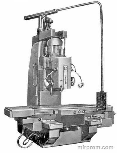 Станок вертикально-фрезерный с крестовым столом и ЧПУ 654Ф3