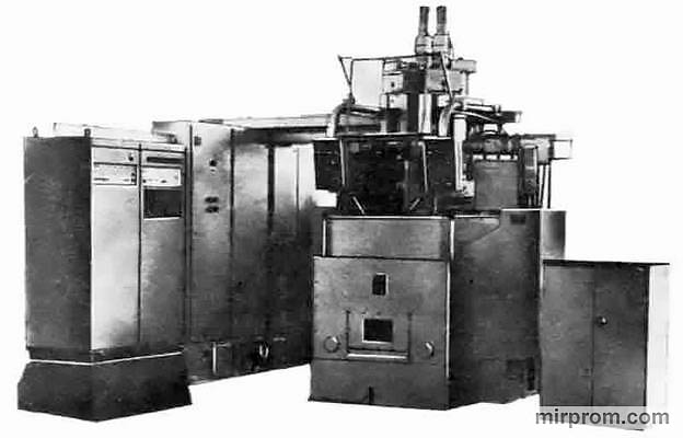 Полуавтомат токарный вертикальный 1723Ф3