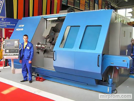 Центр токарный патронно-центровой с ЧПУ 1740