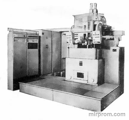 Полуавтомат токарный вертикальный патронный 1734Ф3