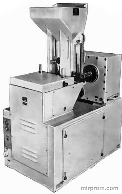 Автомат гайконарезной двухшпиндельный 2064