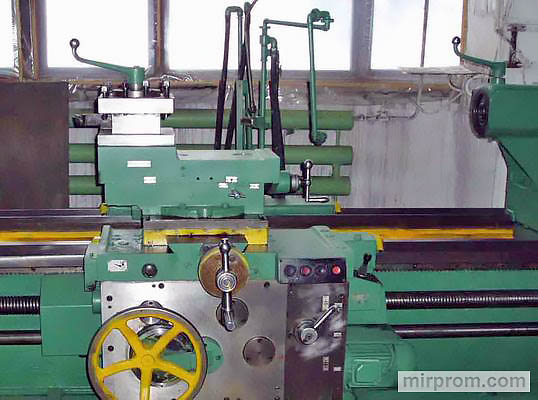 Станок токарно-винторезный