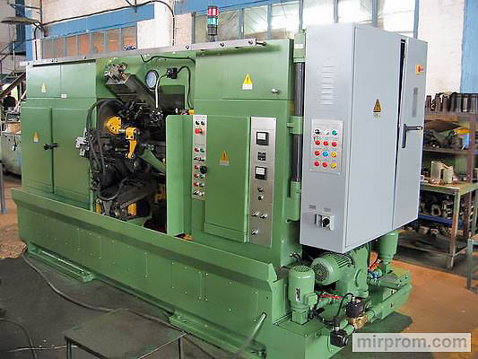 Автомат токарный восьмишпиндельный горизонтальный патронный 1А290П-8