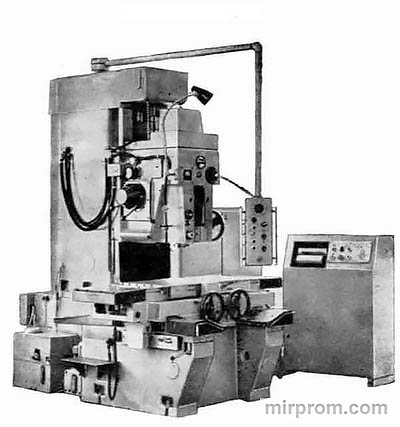 Станок вертикально-фрезерный с крестовым столом и цикловым 6540Цпрограммным управлением