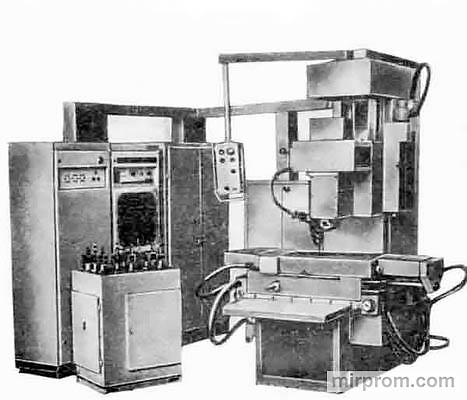 Полуавтомат вертикально-фрезерный с крестовым столом, ЧПУ