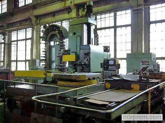 Станок специальный расточный ЛР372Ф1