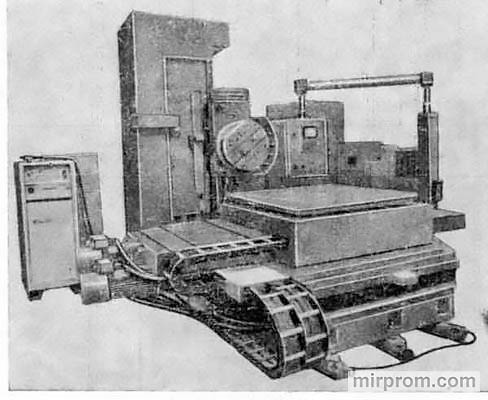 Станок специальный горизонтальнорасточный с ЧПУ ЛР434Ф4