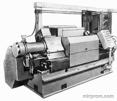 Полуавтомат токарный для обработки распределительных валов МК8942