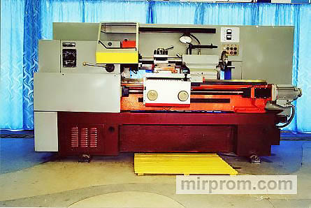 Станок токарный универсальный с интерполятором и цифровой индикацией НТ-250И