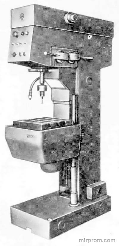 Полуавтомат зубошлифовальный с червячным кругом для цилиндрических колес 5Д833Д