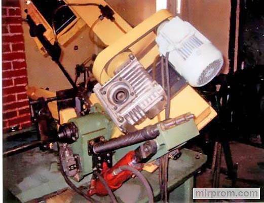 Полуавтомат ленточнопильный (бесступенчато, преобразователь частоты) С8526