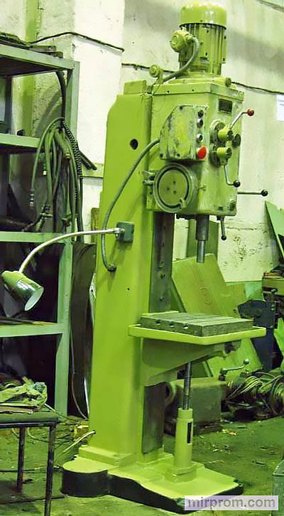 Станок вертикально-сверлильный с ЧПУ 2С132ПФ2И.