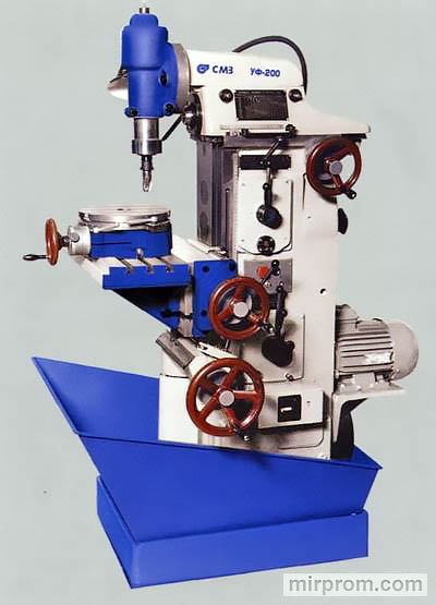 Станок универсально-фрезерный УФ-200