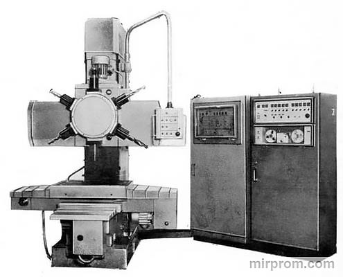Станок вертикально-сверлильный с револьверной головкой 2Р118Ф2