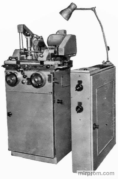 Станок круглошлифовальный универсальный 3У133