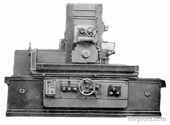 Станок плоскошлифовальный с крестовым прямоугольным столом и горизонтальным шпинделем 3Б722
