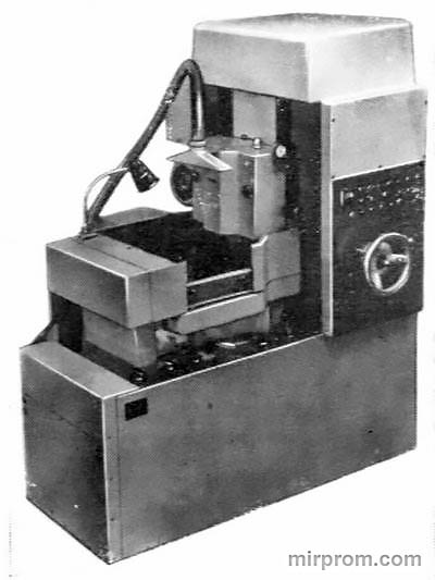 Станок плоскошлифовальный с круглым магнитным столом и горизонтальным шпинделем 3Д740ЛВ