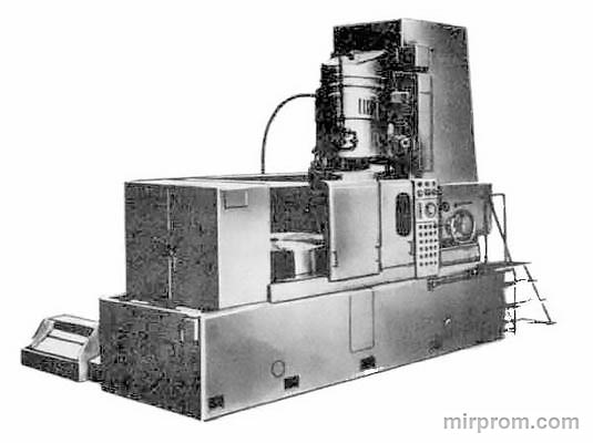 Станок плоскошлифовальный с выдвижным круглым магнитным столом и вертикальным шпинделем 3М758