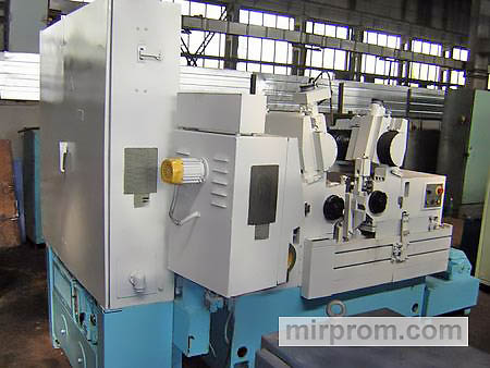 Станок плоскошлифовальный с крестовым прямоугольным столом и горизонтальным шпинделем3Д710В-1