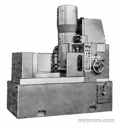 Станок плоскошлифовальный с круглым выдвижным электромагнитным столом 3Е756Л-1