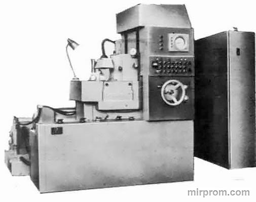 Полуавтомат плоскошлифовальный с круглым магнитным столом и горизонтальным шпинделем 3П740В