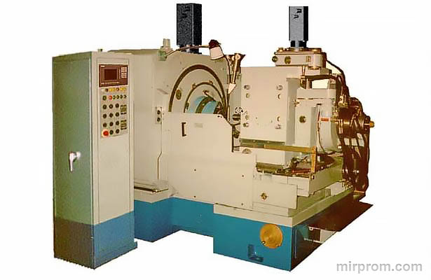 Полуавтомат зуборезный для конических и гипоидных передач с круговыми зубъями 5А26ВФ3