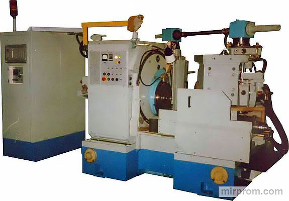 Полуавтомат зуборезный для конических колес с круговыми зубьями 5А270П