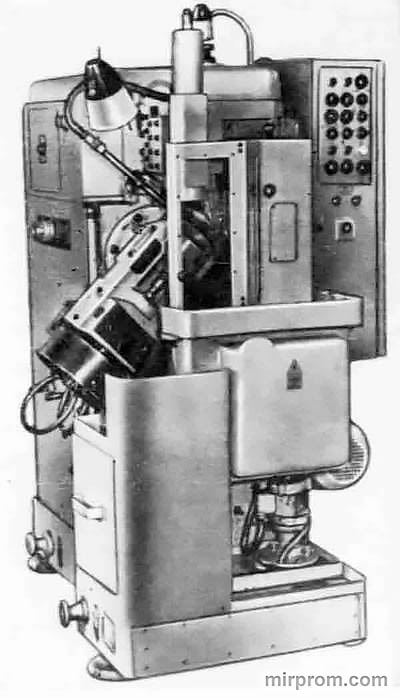 Полуавтомат зубофрезерный вертикальный универсальный 5Б310П