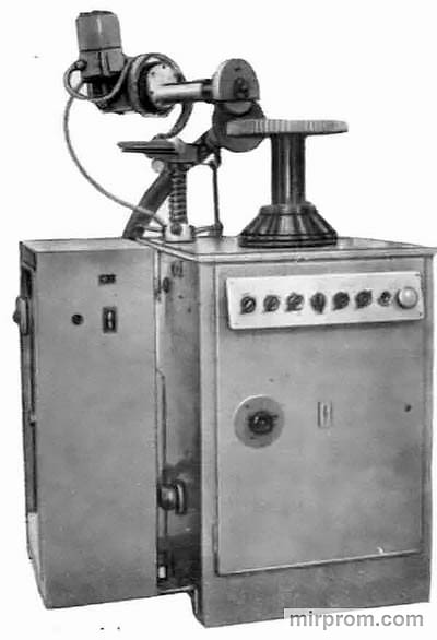 Полуавтомат для снятия фасок на зубъях шестерен абразивным диском 5Б525