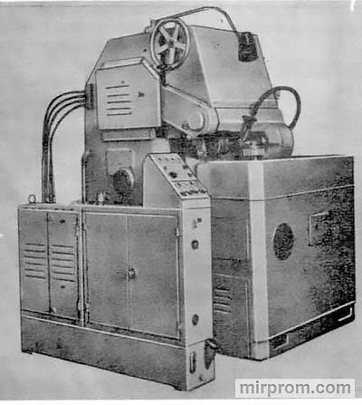 Полуавтомат зубозакругляющий, работающий пальцевой фрезой 5Д582