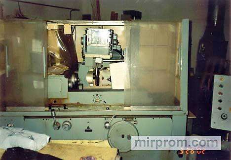 Станок универсальный резьбошлифовальный 5К822В