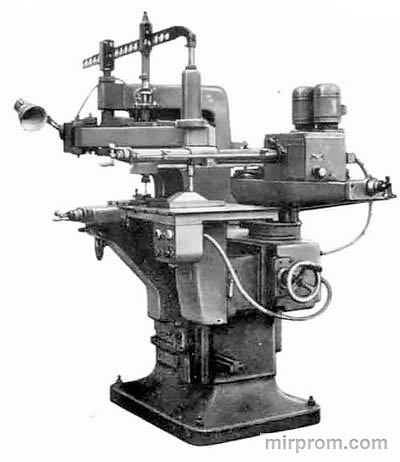 Станок универсальный копировально-фрезерный 6А461