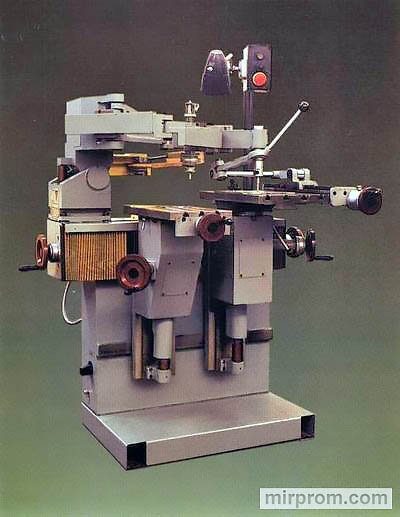 Станок универсальный копировально-фрезерный