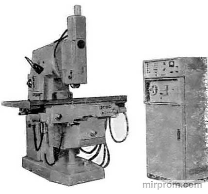 Станок вертикальный консольно-фрезерный 6Н13Ф3-2