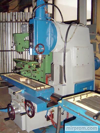 Станок вертикальный консольно-фрезерный с УЧПУ 6Т12Ф20