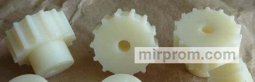 Детали из полиамида после мехобработки